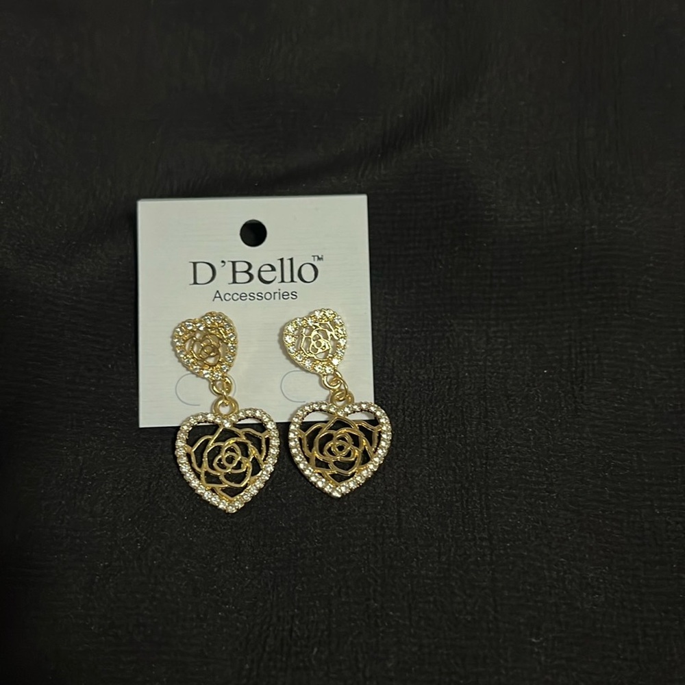 #578 D’Bello Heart shape earrings great for Valentines